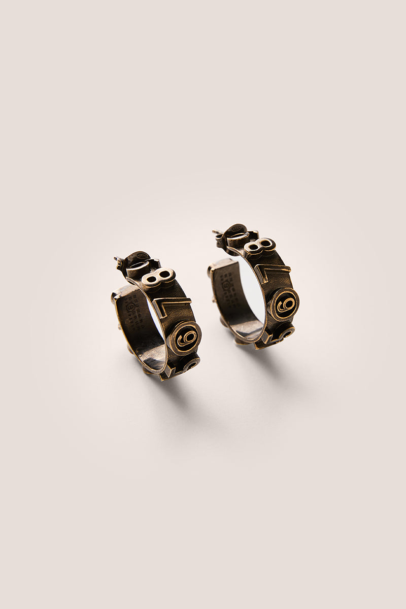 【Maison Margiela】数字ロゴピアス Numerical Logo Earrings Numeric Hoop earrings/White MM6 MAISON MARGIELA – Studio Avra