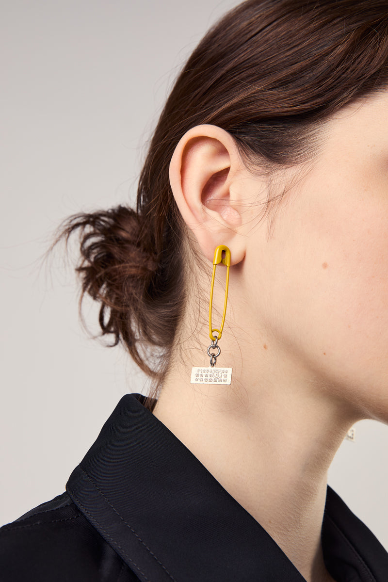 Safety Pin brass earrings/Yellow MM6 MAISON MARGIELA