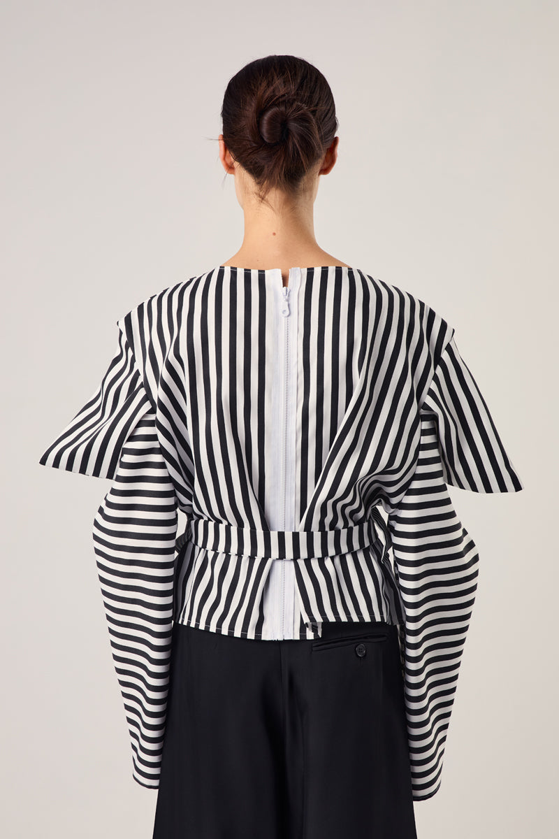 Striped t shirt with voluminous long sleeves/Black-white 240791