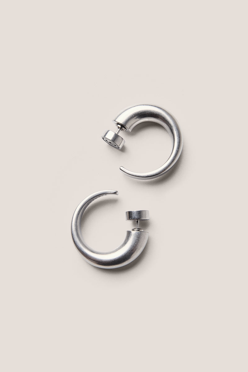 Round-flat big hoop earrings/Silver MM6 MAISON MARGIELA