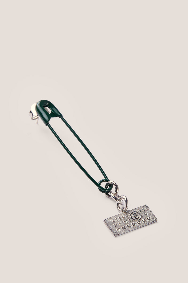 Safety Pin brass earrings/Green MM6 MAISON MARGIELA