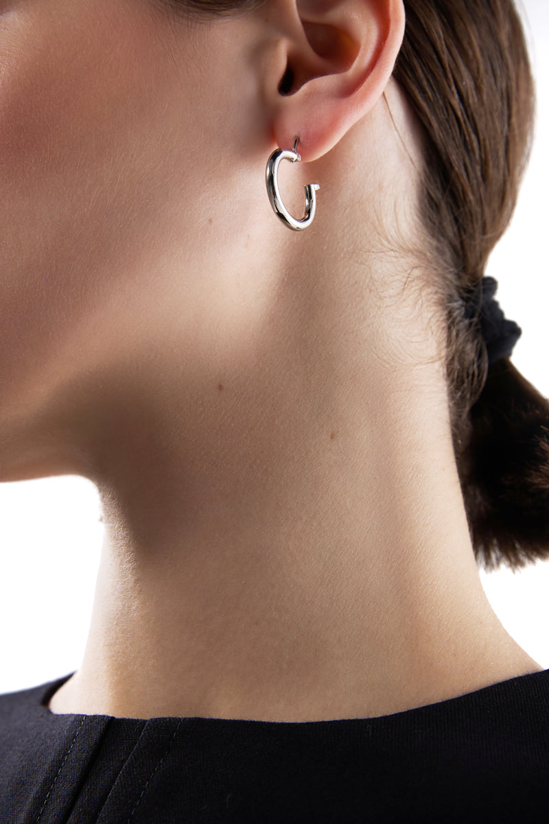 Pendant-embellished hoop earrings/ Silver MM6 MAISON MARGIELA