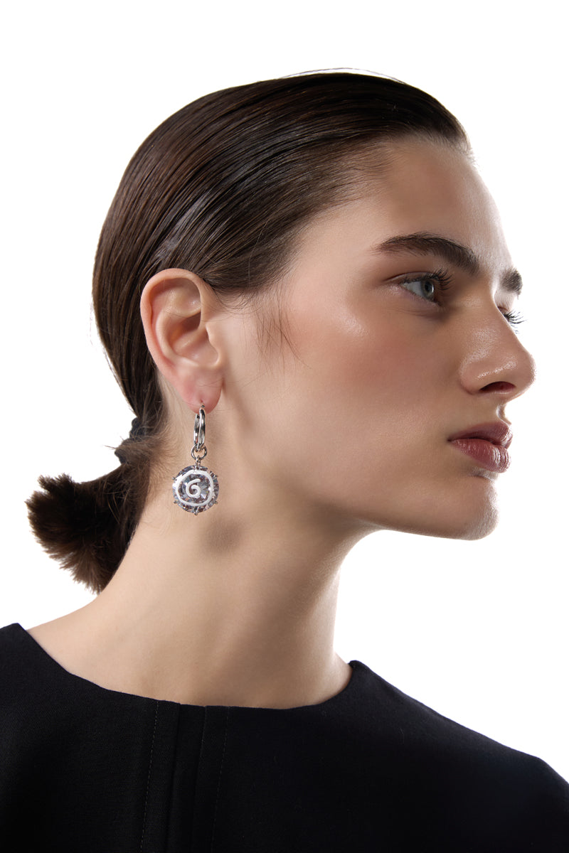 Pendant-embellished hoop earrings/ Silver MM6 MAISON MARGIELA